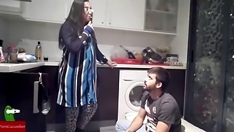 ¡video Pov De Una Chica Siendo Azotada Y Cubierta De Semen Por Su Amante Amateur!