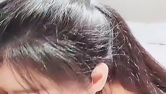 Chơi Với Nước Bọt Và Deepthroat Cùng Với Khóc Và Nhổ Nước Bọt