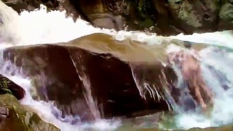 Lilyan'S Sexual Arousal In A Watery Environment